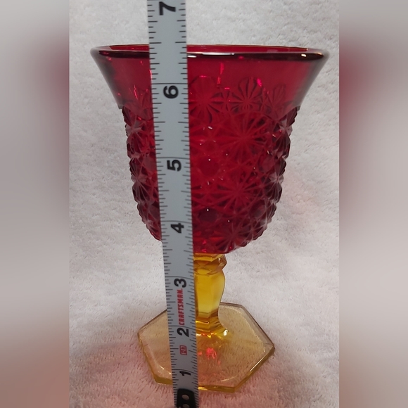 Daisy and Button Amberina goblet - Picture 4 of 5